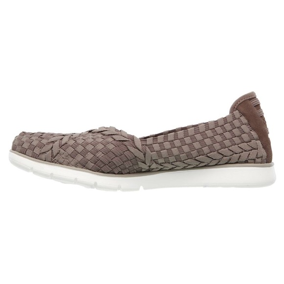 nike beach shoes